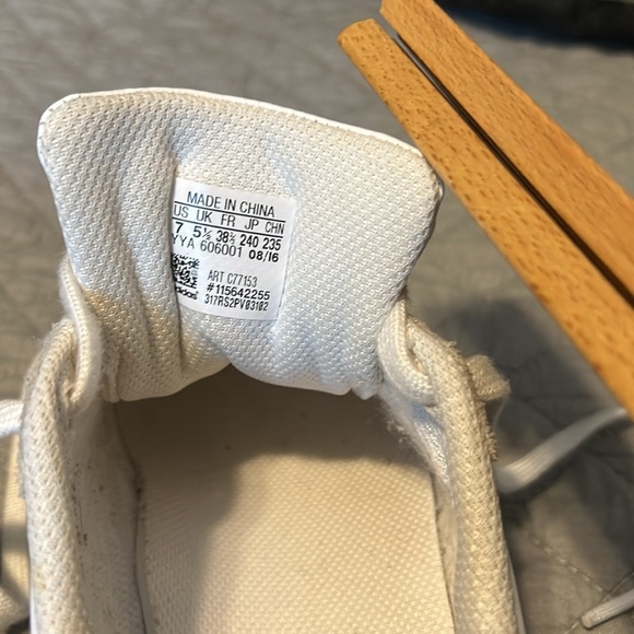 Adidas Superstar Shoes - US Women 7 - Picture 6 of 10